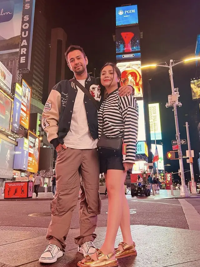 Tampilan Romantis Raffi Ahmad dan Nagita Slavina Saat di Amerika Serikat, credit: @raffinagita1717