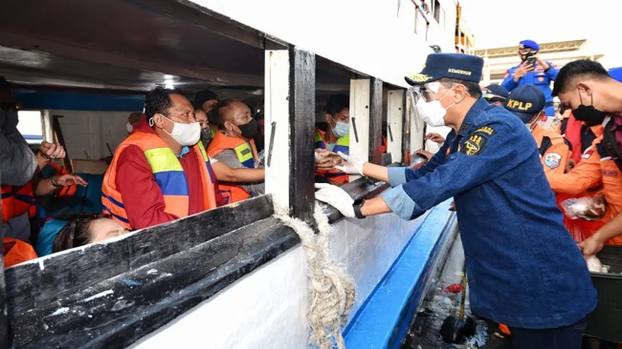 Menteri Perhubungan Budi Karya Sumadi mengecek Pelabuhan Kaliadem, Jakarta Utara pada Jumat (14/5/2021) . (Dok: Kemenhub)