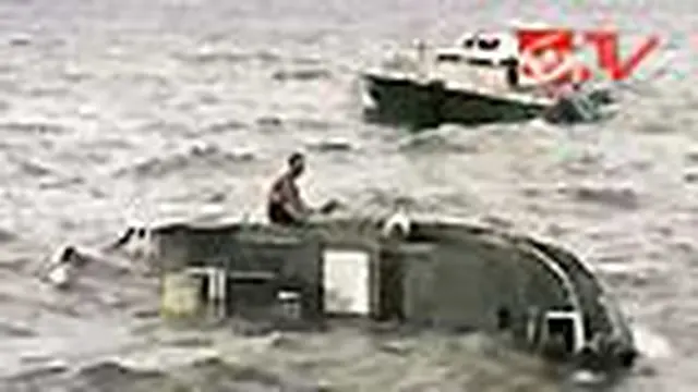 Dilanda Angin, Kapal-kapal Bertabrakan