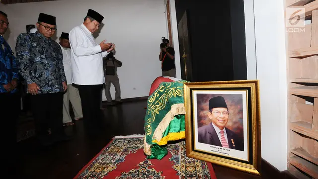 Sejumlah Tokoh Hadir Melayat Alm AM Fatwa