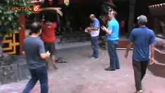 Menjelang perayaan tahun baru imlek. sejumlah umat, Tri Dharma di klenteng kwan sing bio Tuban, Jawa Timur. menggelar ritual ciswak atau di sebut fung shen.dengan melepaskan beberapa ekor penyu. 