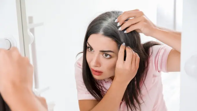 Mengecat Rambut Beruban Bisa Dilakukan Sendiri di Rumah, Begini Caranya biar Hasilnya Maksimal