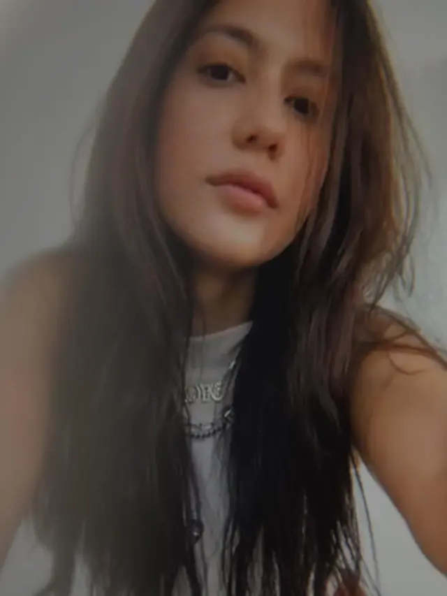 Belum Mandi Tetap Dipuji Cantik, Ini 6 Pemotretan Virtual Pevita Pearce
