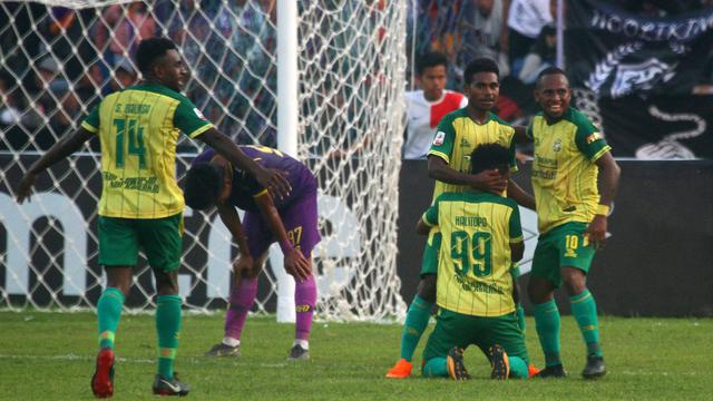Persik Kediri vs Persewar Waropen