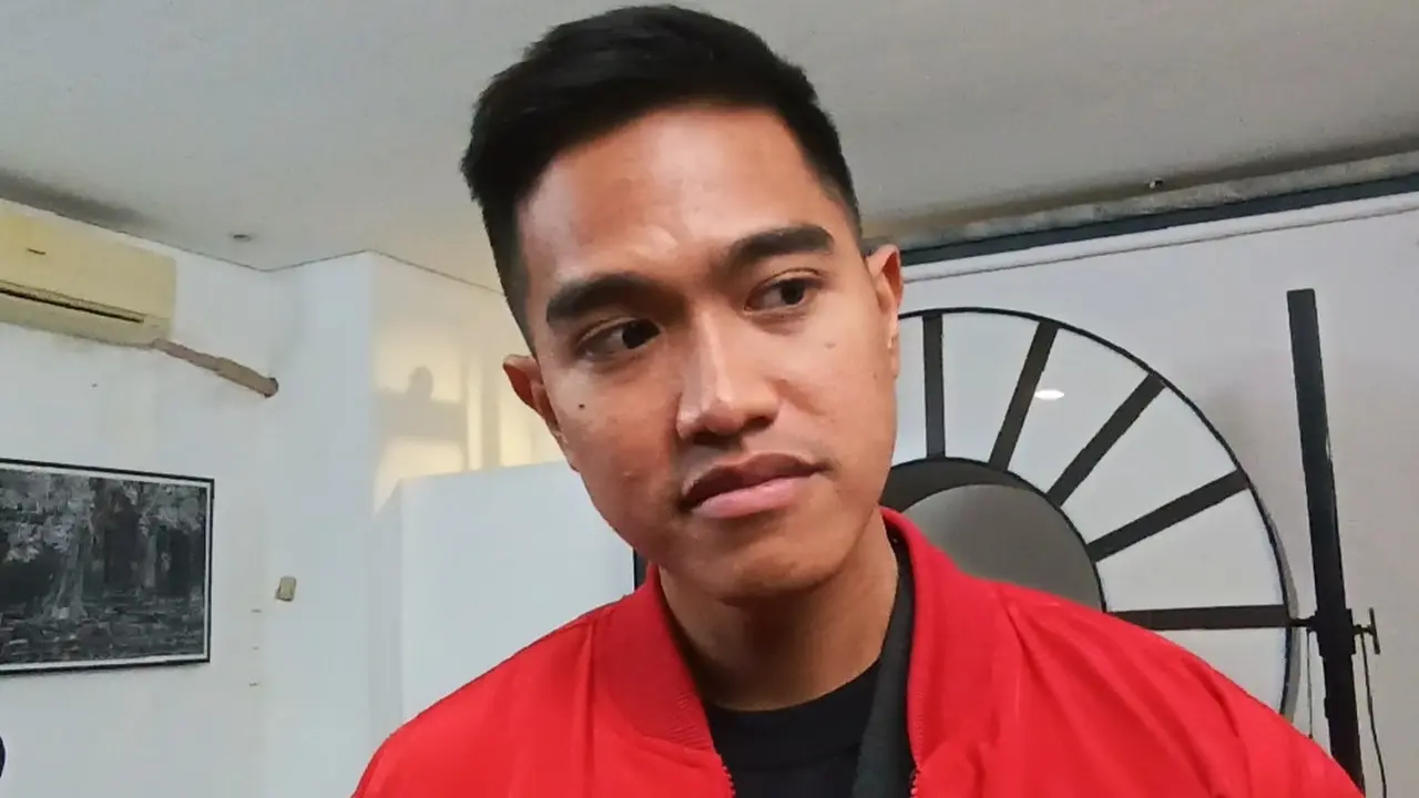 Ketua Umum Partai Solidaritas Indonesia (PSI) Kaesang Pangarep mengaku tak tahu isi pembicaraan antara Presiden Joko Widodo atau Jokowi dan Ketua Dewan Pertimbangan Partai Demokrat Susilo Bambang Yudhoyono (SBY)