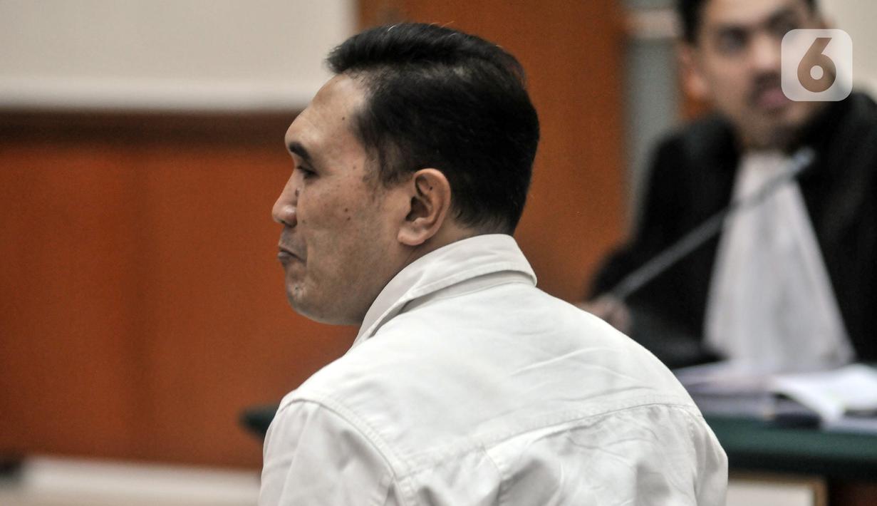 Terdakwa Kompol Kasranto menjalani sidang tuntutan kasus narkoba di Pengadilan Negeri Jakarta Barat, Senin (27/3/2023). (merdeka.com/Iqbal S. Nugroho)