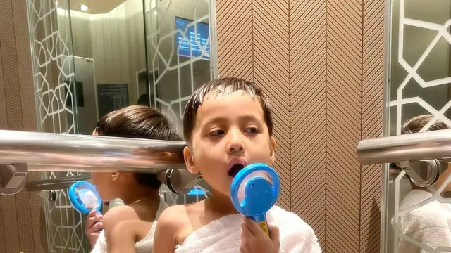 Potret Tasya Kamila umrah sekeluarga (credit: instagram/tasyakamila)