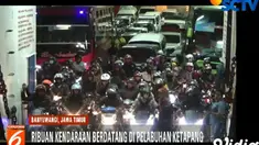 Banyaknya kendaraan yang keluar dari kapal didominasi pemudik bersepeda motor dan pengguna mobil pribadi.
