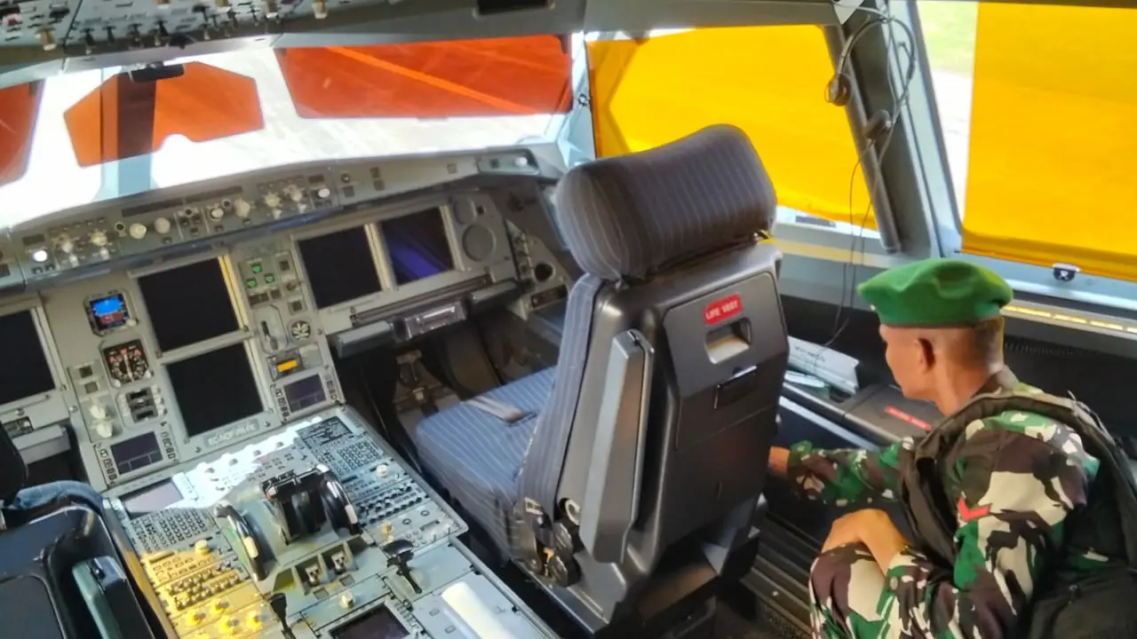 TNI Melakukan Pemeriksaan Menyeluruh Pesawat Saudia Airlines Buntut Teror Bom