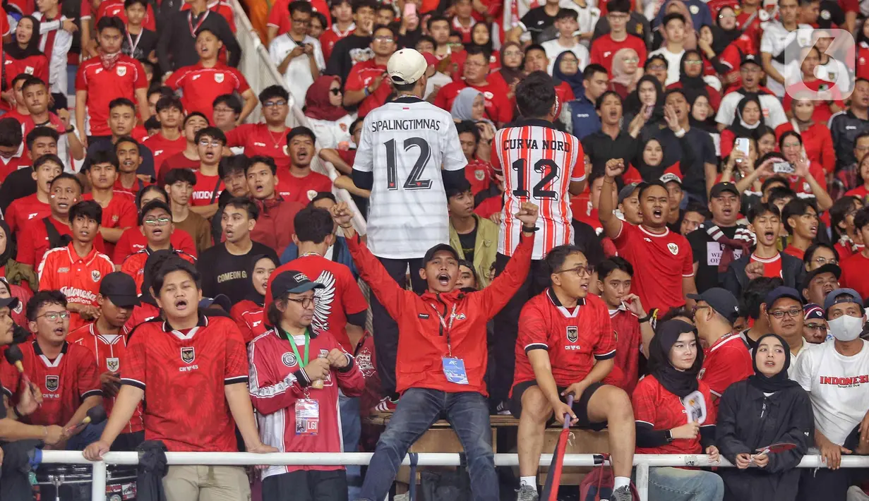 Puluhan ribu pendukung skuad Garuda tersebut siap untuk menyaksikan laga krusial Timnas Indonesia vs Bahrain pada lanjutan putaran ketiga Grup C Kualifikasi Piala Dunia 2026 zona Asia. (Liputan6.com/Angga Yuniar)