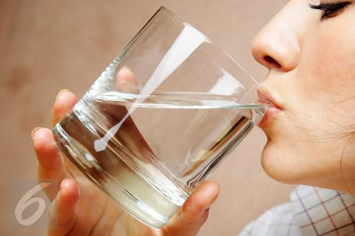 Ilustrasi air minum.