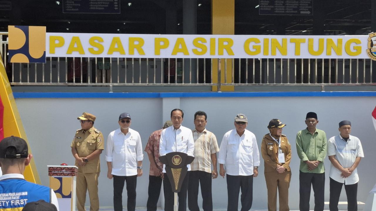 Presiden Joko Widodo saat meresmikan Pasar Pasir Gintung di Kota Bandar Lampung. Foto : (Liputan6.com/Ardi).