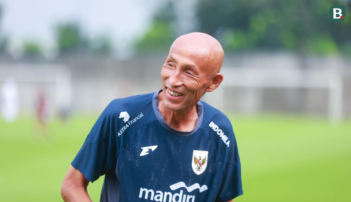 Sesi latihan kali ini diikuti oleh 29 pemain. Meski cuaca mendung dan gerimis, mereka tetap semangat berlatih di bawah asuhan Satoru Mochizuki. (Bola.com/M Iqbal Ichsan)