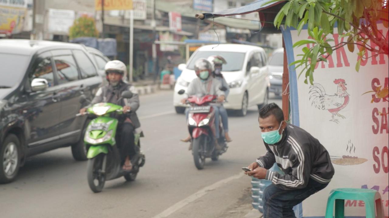 Mata Elang Mengincar Nasabah