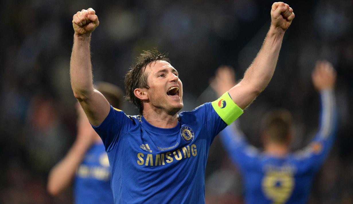 6. Frank Lampard - Gelandang asal Inggris ini gantung sepatu setelah 21 tahun berkarya di lapangan hijau. Pemain didikan West Ham ini kariernya bersinar saat membela Chelsea dengan tiga gelar Premier League. (AFP/Patrick Stollarz)