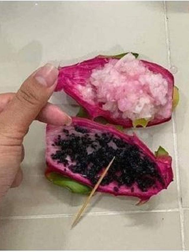 6 Kelakuan Gabut Orang saat Kupas Buah Ini Nyeleneh Banget, Kocak