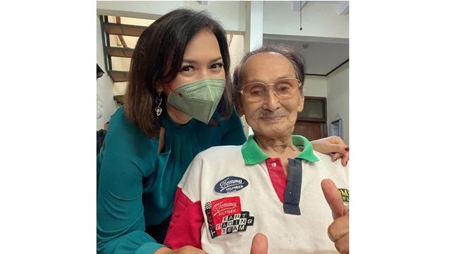 6 Potret Ayah Ira Wibowo yang Berusia 93 Tahun, Masih Sehat dan Bugar