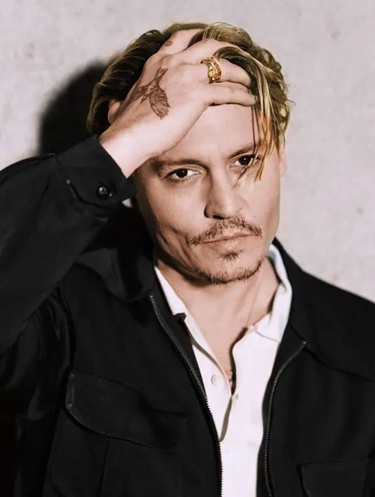 Hingga kini, Johnny Depp mengaku tak bersalah atas tuduhan Amber Heard yakni, penjambakan, pemukulan di wajah. (instagram/johnnydepponly)