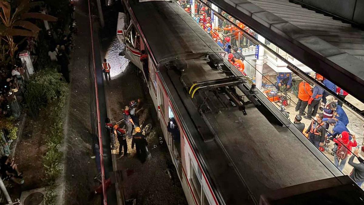 Daftar 19 KA Jarak Jauh yang Dibatalkan Hari Ini Buntut Kecelakaan Kereta di Bekasi Timur