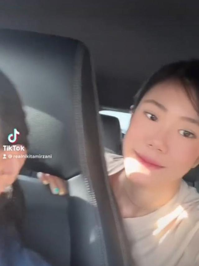 Nikita Mirzani Traktir Pizza 700 Orang di Penjara