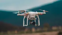 The FBI foiled a drone and sniper attack plot targeting President Trump and senior officials at a UFC White House event. Five suspects were arrested. (Photo: Jared Brashier on Unsplash)