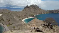 Pulau Padar berada dalam Taman Nasional Komodo yang wajib dikunjungi saat berada di Flores. (Amal/Liputan6.com)