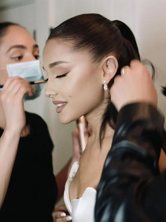Akhirnya Dipublikasikan, Ini 6 Momen Pernikahan Ariana Grande dan Dalton Gomez