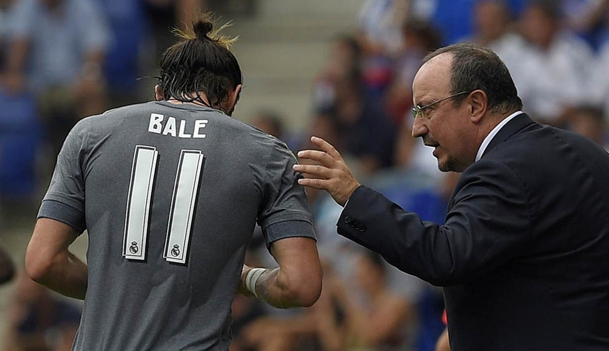 3. Pemecatan pelatih Real Madrid, Rafael Benitez, sepertinya membuat Gareth Bale kecewa, maklum saja sejak ditangani Rafa, mantan pemain Tottenham itu berhasil tampil memukau. (AFP/Lluis Gene)