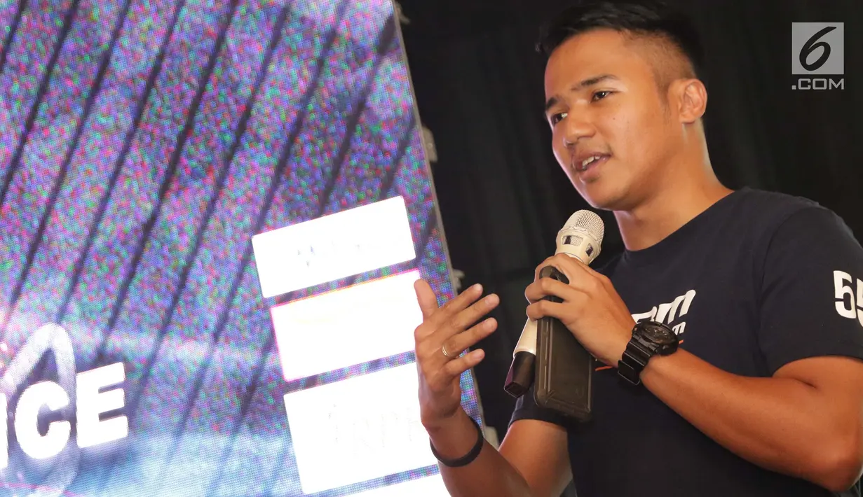 Drifter Indonesia, Amandio saat memberi keterangan terkait pelaksanaan ISSOM Night Race 2019 di Jakarta, Selasa (20/8/2019). Gelaran tersebut akan dimeriahkan dengan beberapa kejuaraan tingkat nasional, salah satunya Indonesia Drift Prix 2019. (Liputan6.com/Helmi Fithriansyah)
