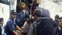 Ribuan Penumpang Arus Balik Masih Padati Pelabuhan Tanjung Perak