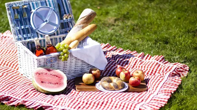 Hobi Piknik? Ini Inspirasi 10 Menu untuk Bekal!
