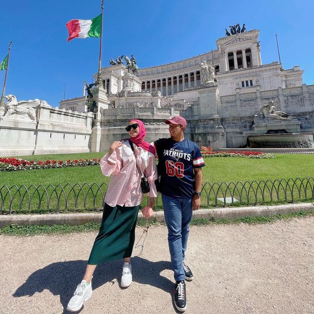 7 Potret Sheza Idris dan Keluarga Liburan di Luar Negeri, Umumkan Kehamilan