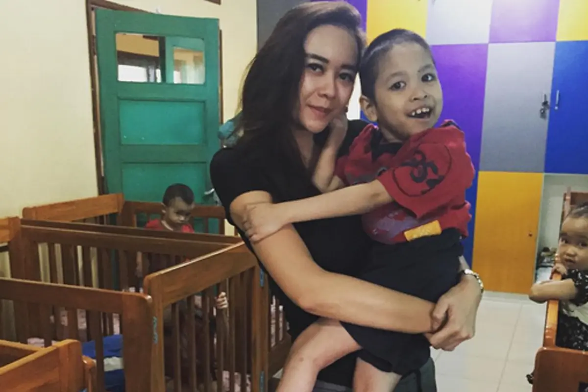 [Bintang] Aura Kasih