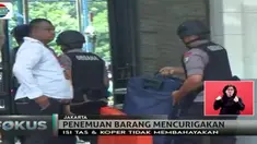 Polisi hingga kini masih menyelidiki alasan kedua barang tersebut ditinggal di pos jaga Polda Metro Jaya.