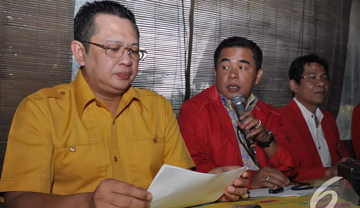 Ketua Fraksi Golkar Ade Komarudin menyebut Munas Golkar Jakarta yang diprakarsai oleh Presidium Penyelamat Partai Golkar berjalan inkonstitusional karena tidak sesuai aturan partai, Jakarta, Minggu (7/12/2014). (Liputan6.com/Miftahul Hayat)