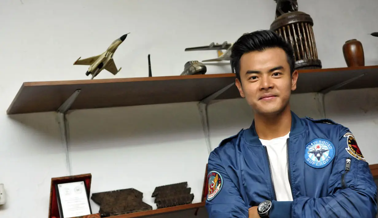 Aktor Dion Wiyoko sudah hampir setahun menyandang status jomblo . Rabu (28/5/2014) (Liputan6.com/Panji Diksana) 