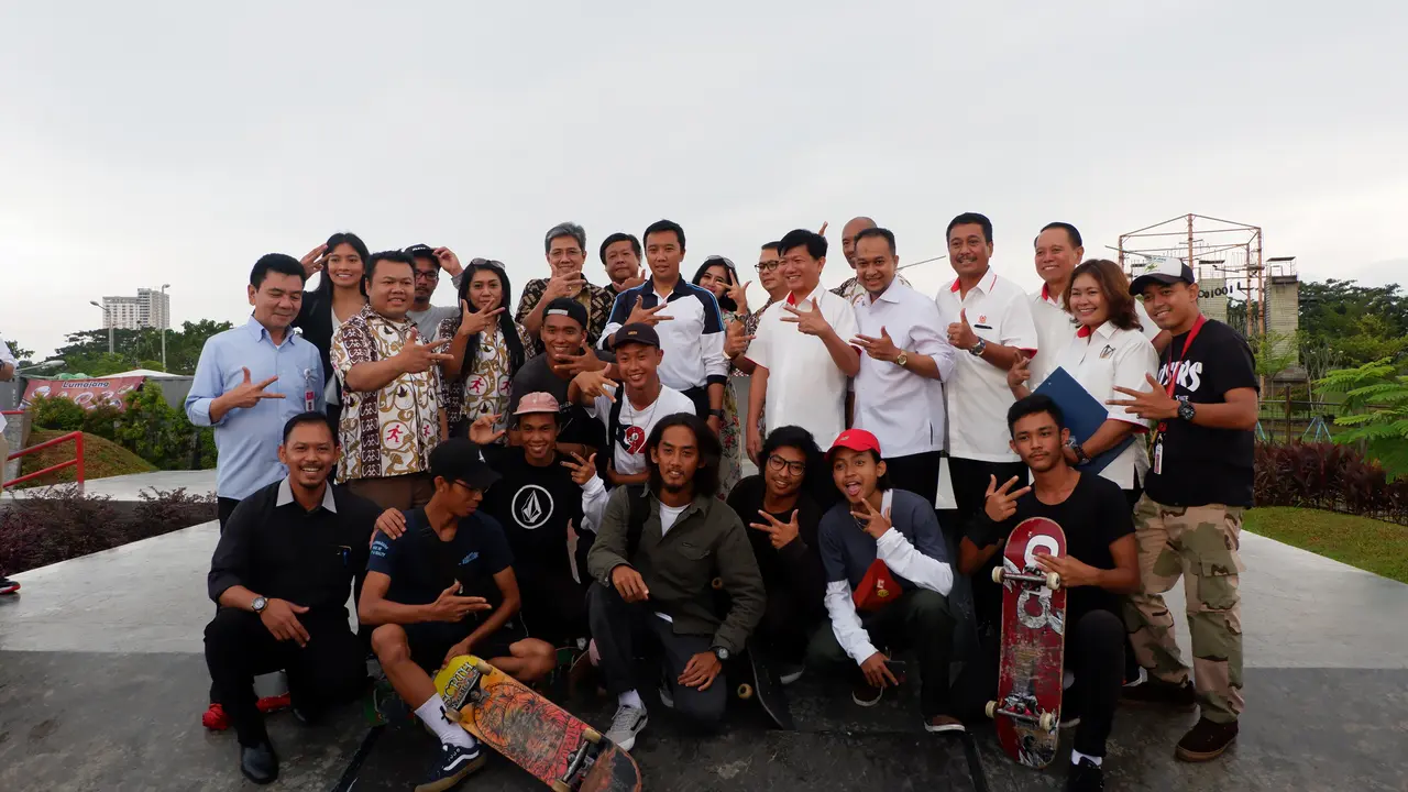 Skateboard