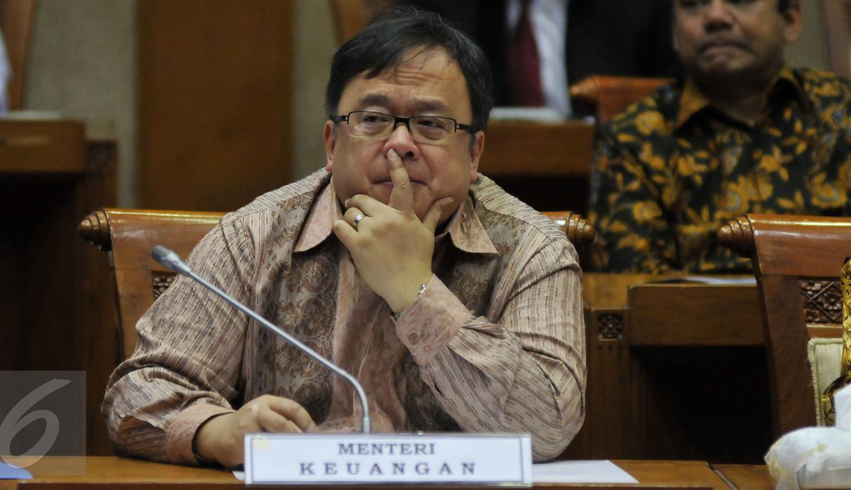 Menteri Keuangan Bambang Brodjonegoro saat mengikuti Rapat Kerja (Raker) dengan  Komisi XI DPR RI, di Komples Parlemen, Jakarta, Senin (6/6).Raker juga ikut membahas  isu - isu nasional terkini. (Liputan6.com/Johan Tallo)