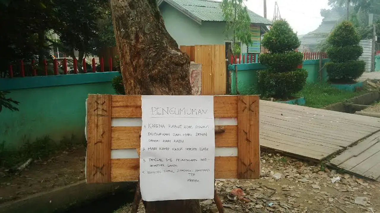 20150928-Akibat Kabut Asap-Sekolah di Pontianak Diliburkan
