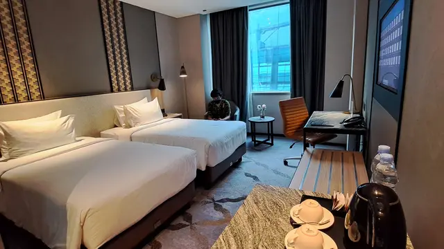PT Angkasa Pura II melalui anak usahanya PT Angkasa Pura Propertindo, ternyata memiliki hotel bintang empat di dalam kawasan Terminal 3.