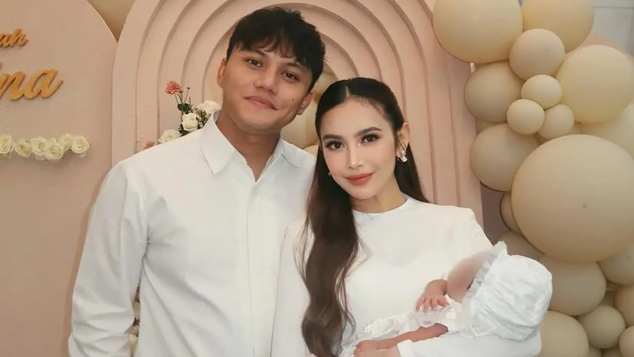 6 Potret Dress Selina Putri Mahalini dan Rizky Febian saat Aqiqah
