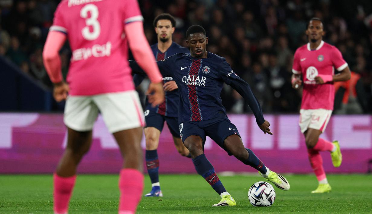 Dembele menjadi keran gol Les Parisiens melalui gol cantik dari luar kotak penalti pada menit ke-23. (AFP/Anne-Christine Poujoulat)