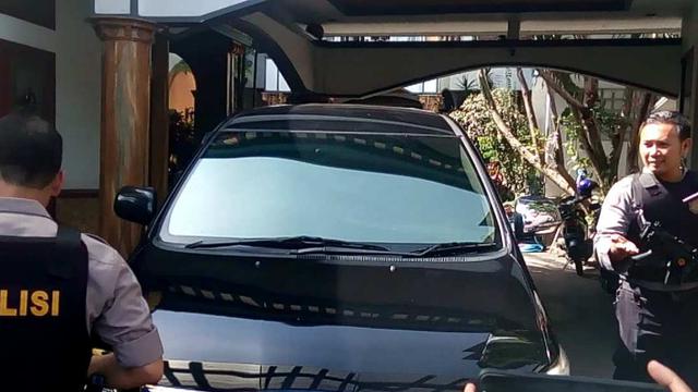 Penyidik KPK Pergi, Wali Kota Malang Non Aktif M Anton Pun Pulang