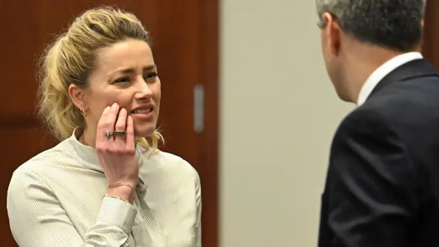 FOTO: Johnny Depp Bersaksi di Sidang Pencemaran Nama Baik Amber Heard