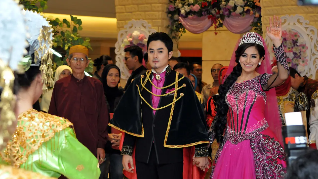 Barbie dan Serba Pink di Pesta Pernikahan Cinta Penelope