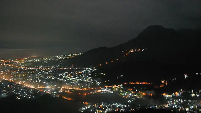 Bukit Paralayang, Batu