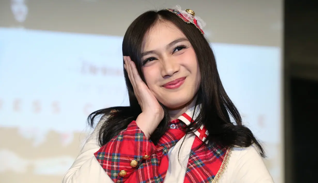 "Di samping umur aku yang sudah 25 tahun, aku mau 26 kan sudah 6,5 tahun di JKT48 juga ngerasa cukup aku berada di grup ini," ujar Melody ditemui di Theater JKT48 di FX Sudirman, Jumat (16/3/2018) dilansir dari Liputan6. (Nurwahyunan/Bintang.com)
