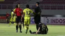 Keadaan tersebut membuat skuat Laskar Mahesa Jenar goyah dan gagal mengunci kemenangan yang sudah di depan mata. (Bola.com/M Iqbal Ichsan)