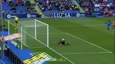 Atletico Madrid terus mempertahankan posisi mereka di peringkat dua klasemen La Liga usai meraih kemenangan tipis 1-0 atas tuan ru...