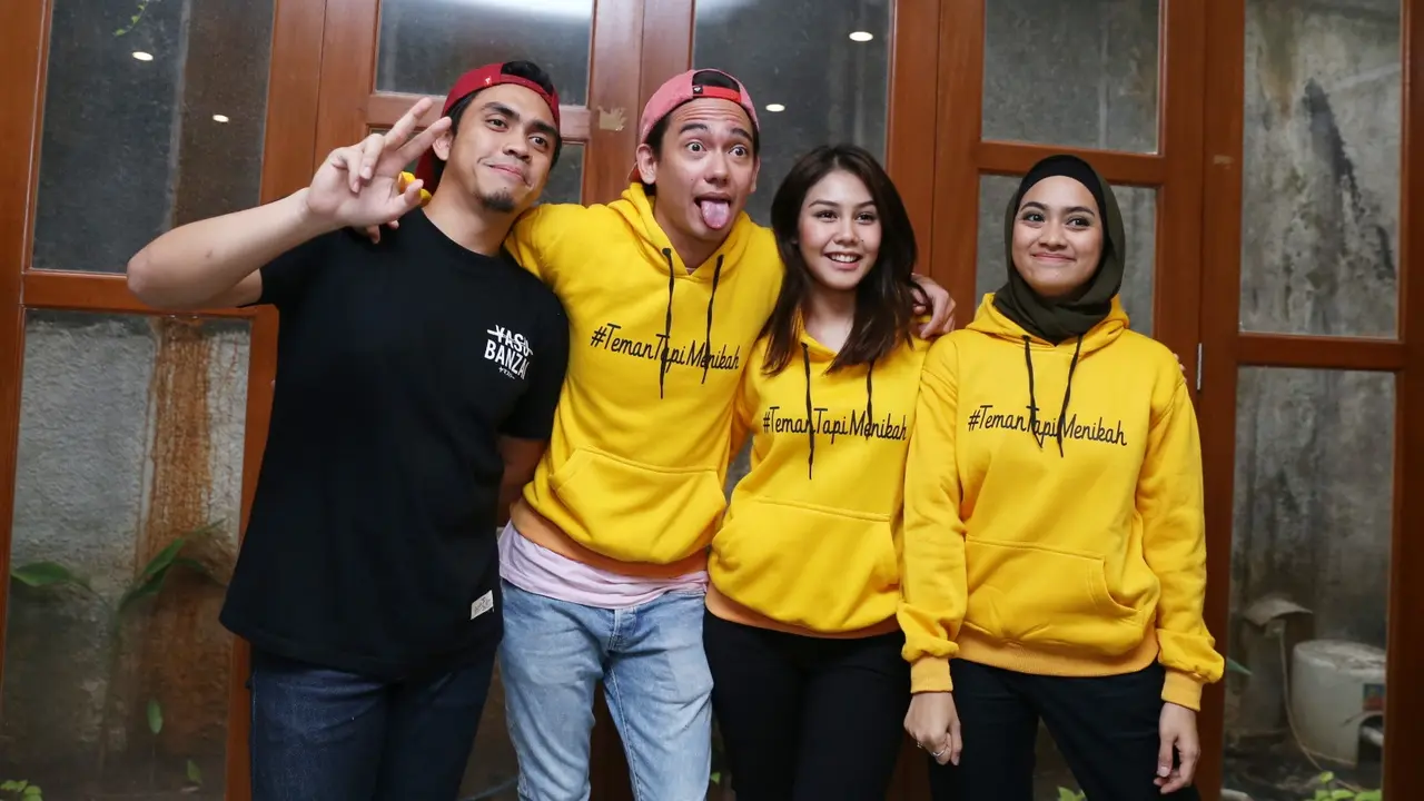 [Bintang] Vanesha Prescilla dan Adipati Dolken